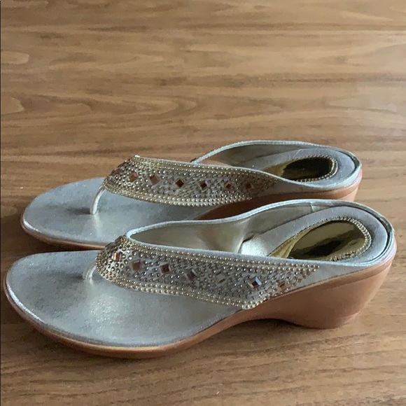 EUC slide sandals size 39 - Picture 1 of 7